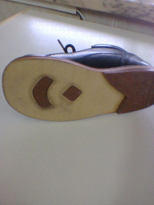 Botas de menina em pele