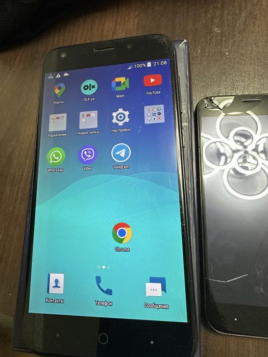 Продам  2 мобильных телефона ZTE