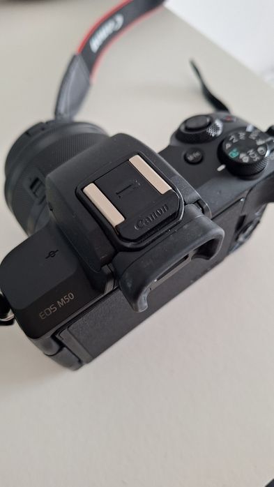 Vendo Canon M50 + objetiva 15-45