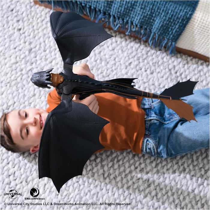 Дракон беззубик Dragons Ultimate Plasma Toothless дышащий огнем