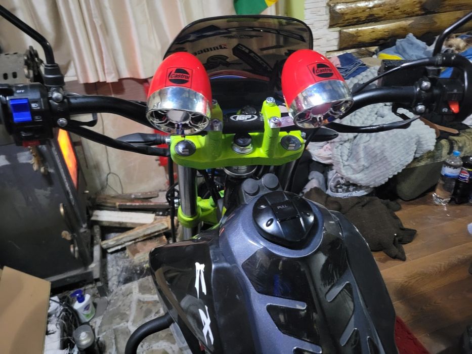 Мотоцикл Спарк, ендуро.