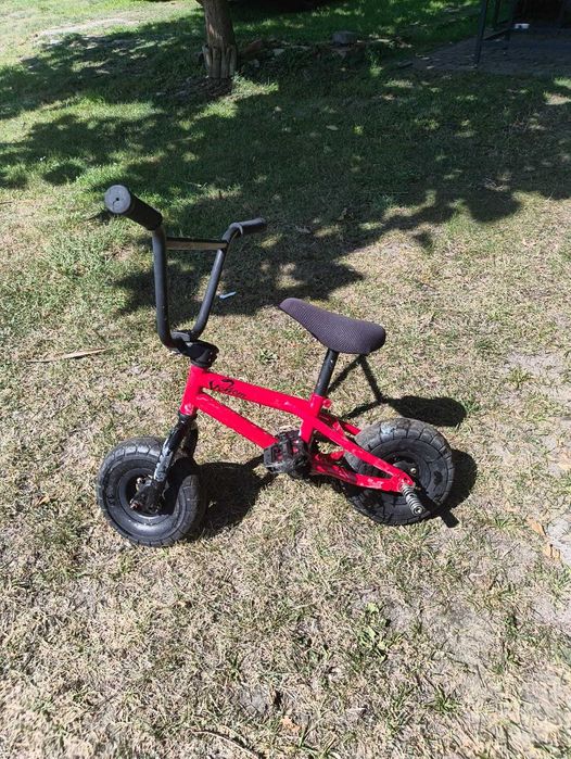 Mini BMX Venom – szerokie koła, pegi, rower wyczynowy