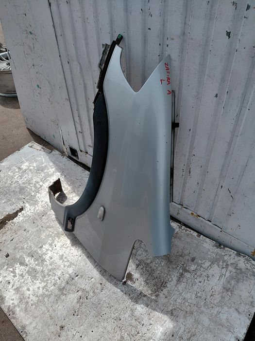 Błotnik Opel Zafira A Z147 lewy przód