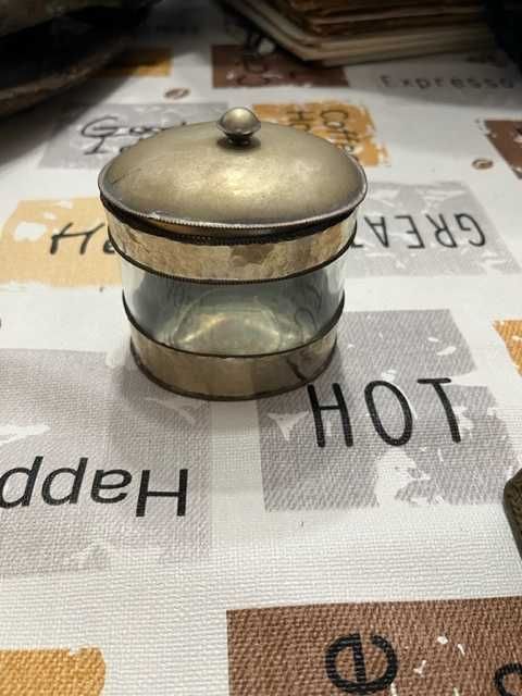 Caixa em vidro com banho de prata base e tampa