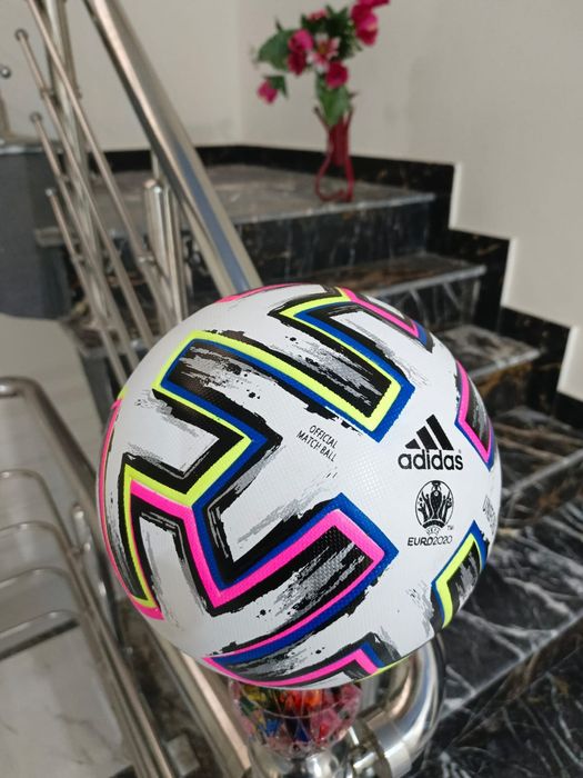 Piłka nożna Adidas uniforia 2020