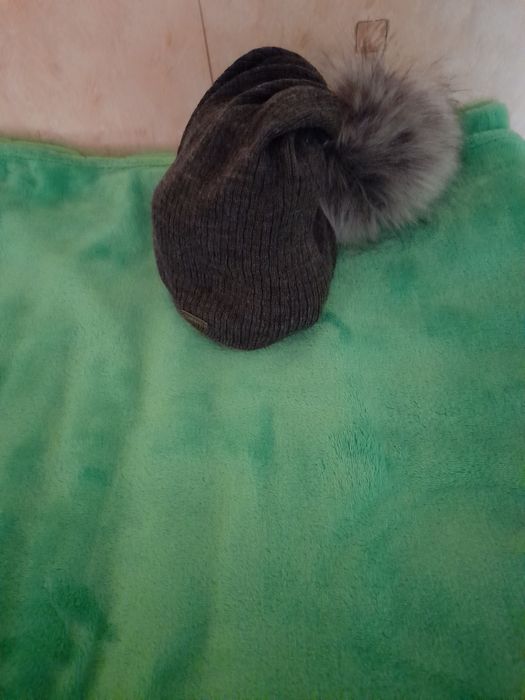 Czapka Damska z Pomponem