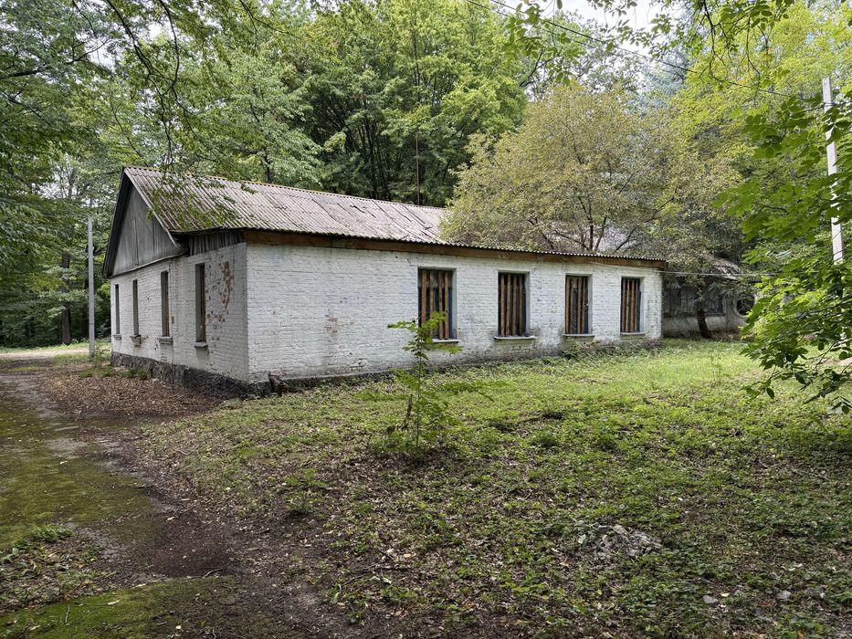 Продаж земельної ділянки 5.7 Га з базою відпочинку Умань