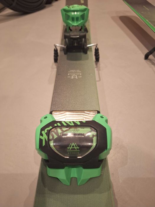 Skis Blizzard Rustler 9