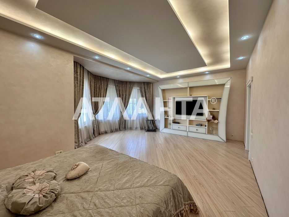 3-уровневый дом с ремонтом на 5.5 сотках на Фонтане