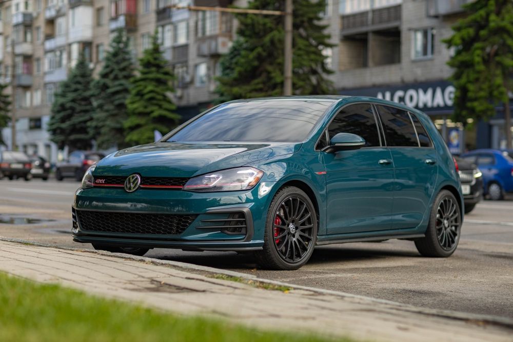 Volkswagen Golf GTI