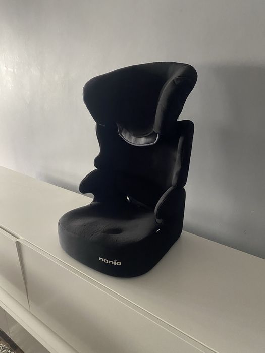 Cadeira para o carro da Nania praticamente nova