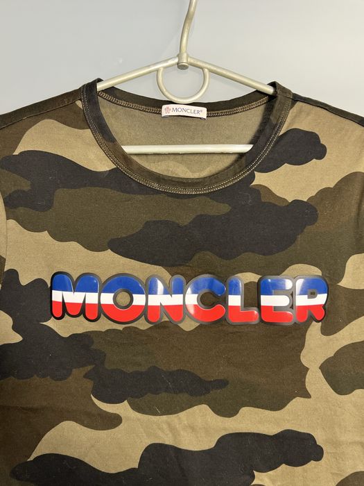 Жіноча оригінальна футболка Moncler розмір s