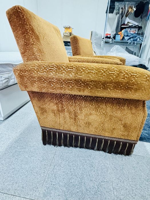 Duas poltronas em bom estado