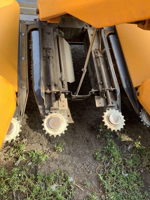 Продам кукурудзяну жатку ЖК-80