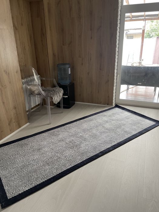 Продам два коврика