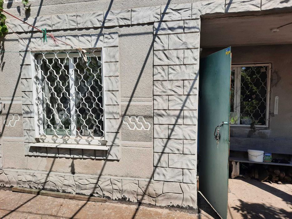 Продам  дачу. Заміський  будинок