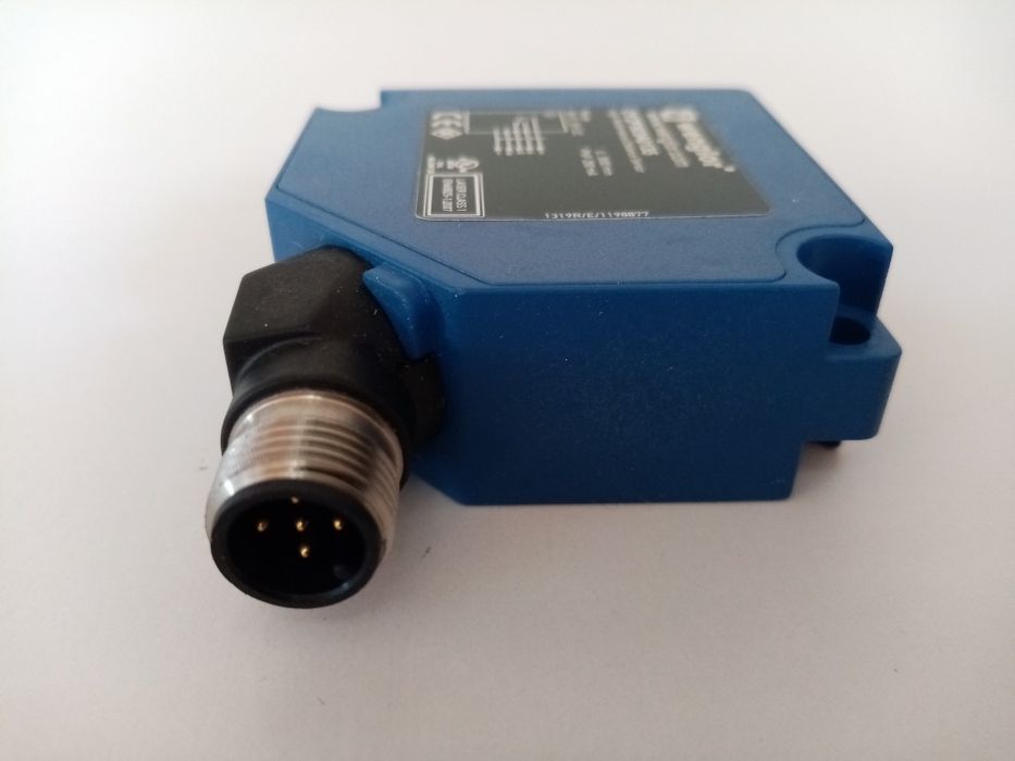 Czujnik optyczny odległości OY2P303A0135