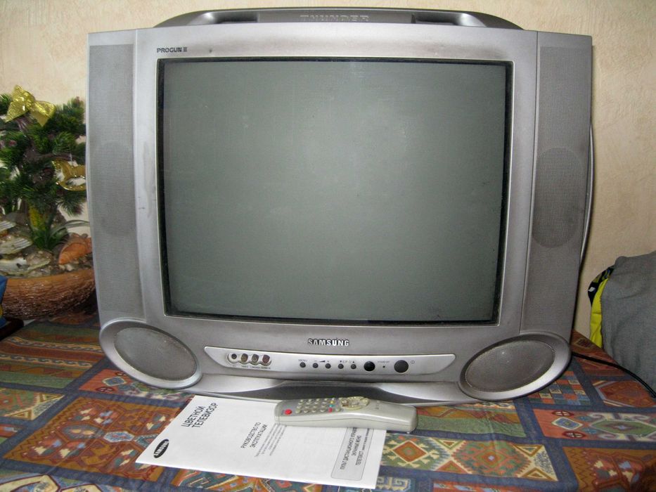Samsung CS-21S4WR,JVC C-14W (37cm)