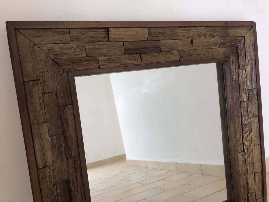 Espelho com moldura de madeira maciça64585816436483121