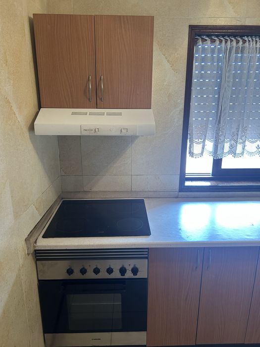Recheio de Cozinha Completo – Armários, Forno, Fogão Elétrico, Exaustor, Bancada e Pia