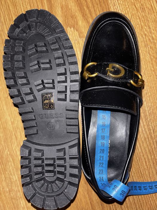Лофери  жіночі  Guess