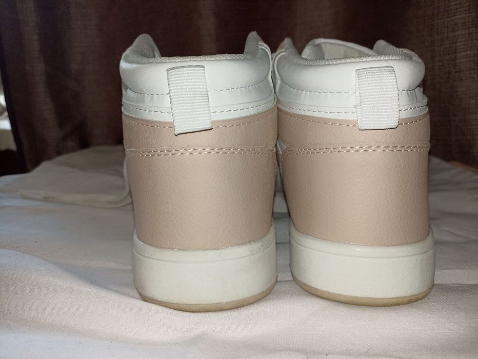 Жіночі кросівки Primark