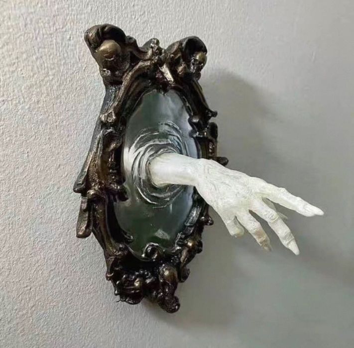 Дрібничка для дому в готичному стилі