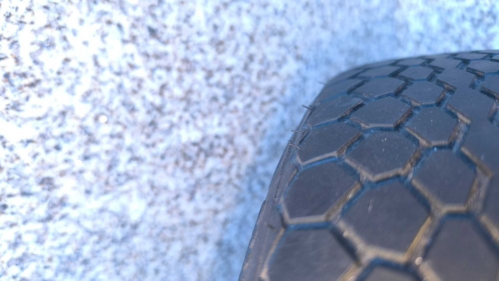 Roda suplente com pneu Michelin 125/80 R15 furação 4x100
