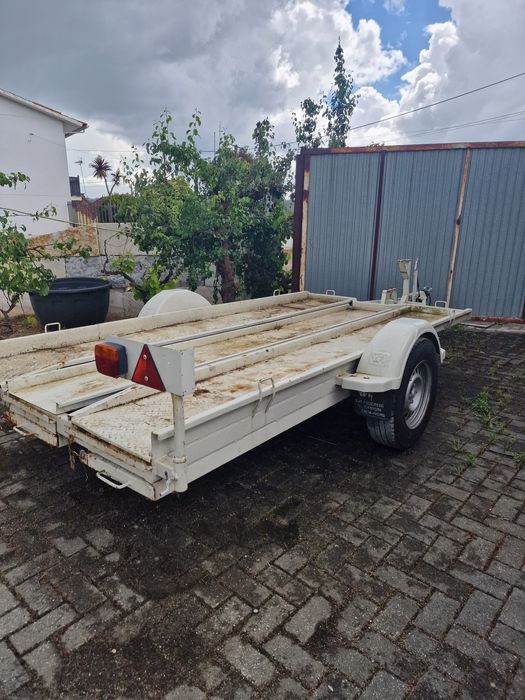 Reboque porta carros com matricula propria