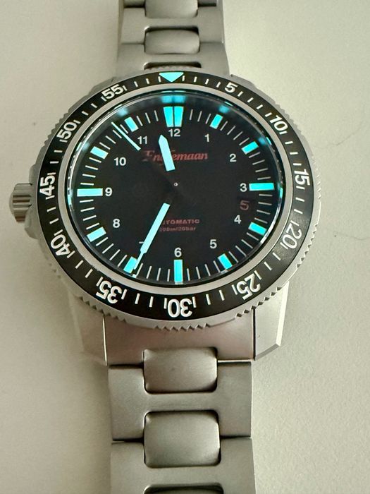 Englemaan Vanguard zegarek jak Sinn toolwatch