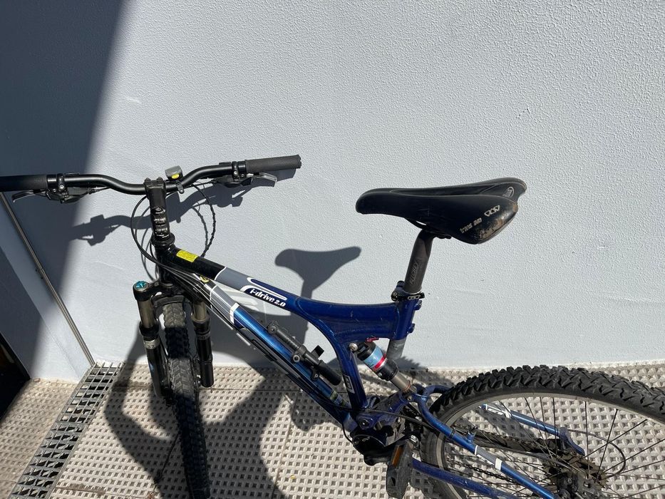 Bicicleta BTT Suspensão Total GT i-Drive 2.0