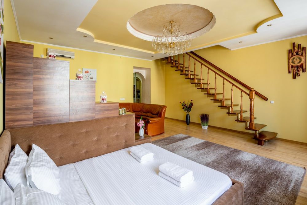 Подобово 2-к. центр, вул. І.Огієнка