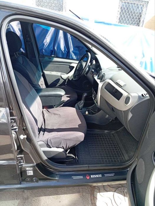 Renault Logan 2011р