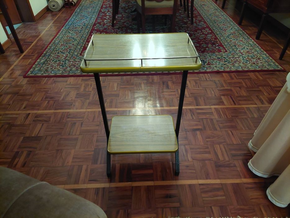 Carrinho de Chá ou Mesinha de Apoio