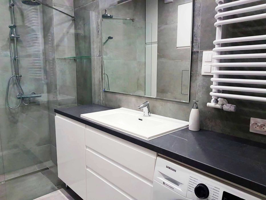 Wynajmę apartament 2pokoje super lokalizacja , miejsce garazowe, klimatyzacja okazja garderoba, internet - Widok 2