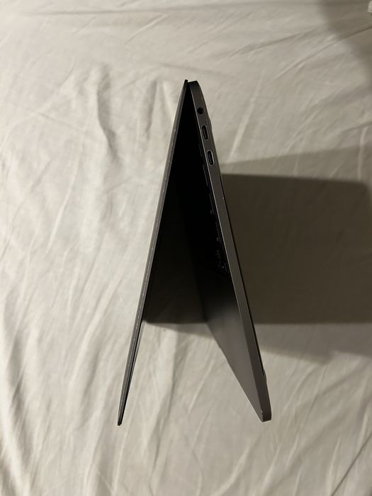 Macbook Pro 2020 USZKODZONY