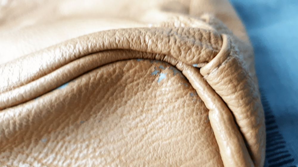 Piekna mała brązowa torebka do renowacji