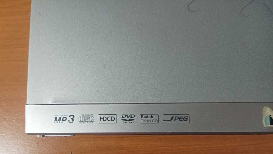 Odtwarzacz DVD MANTA BASIC 002 uszkodzony