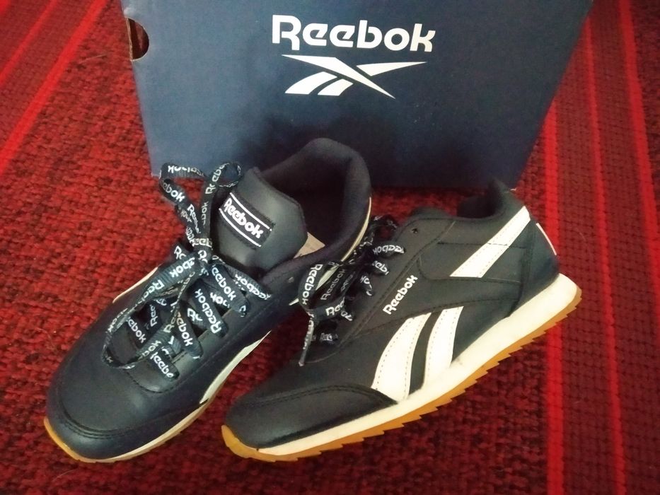 Sprzedam buty chłopięce reebook