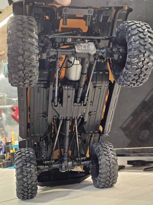 RC 1:10 Traxxas Trx4 Defender Sand Camel Trophy