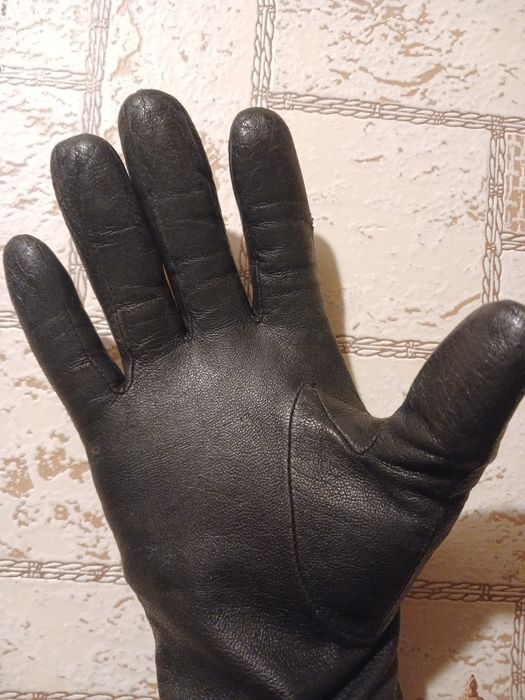 Перчатки кожаные с утеплителем черные (длина 24 см)