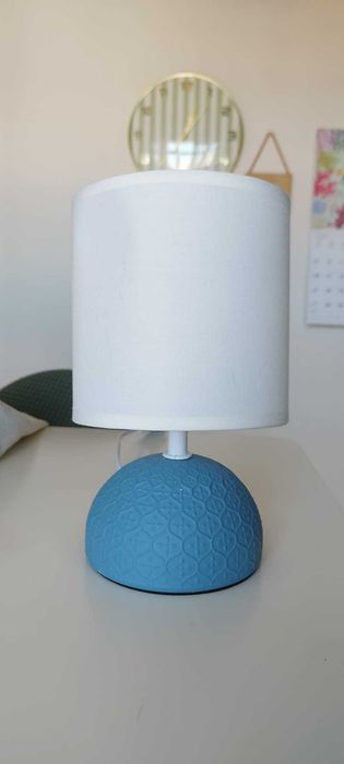 Candeeiro de Mesa Azul e Branco | Ideal para Mesa de Cabeceira