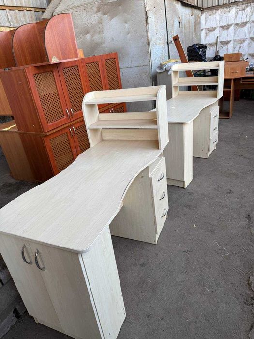 Продам Стол маникюрный, письменный 2шт