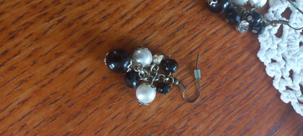 Kolczyki wiszące granat i biel