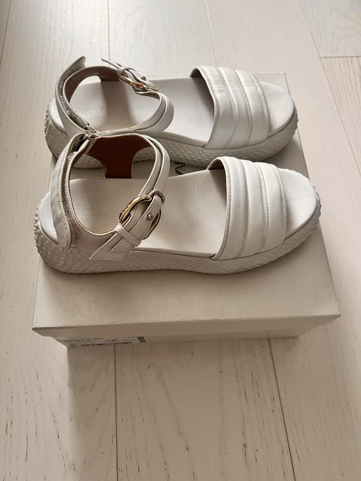 Босоніжки Emporio Armani