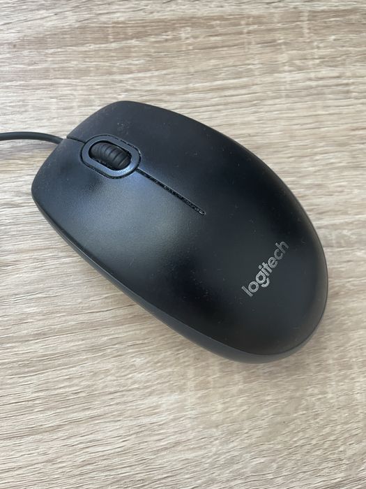 Logitech B100 – klasyczny model przewodowy na USB