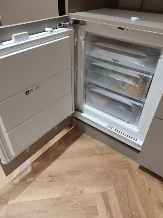 Nowa zamrażarka podblatowa Whirlpool