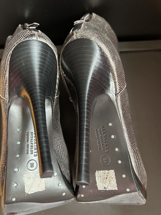 Allsaints nowe skórzane złote botki na szpilce