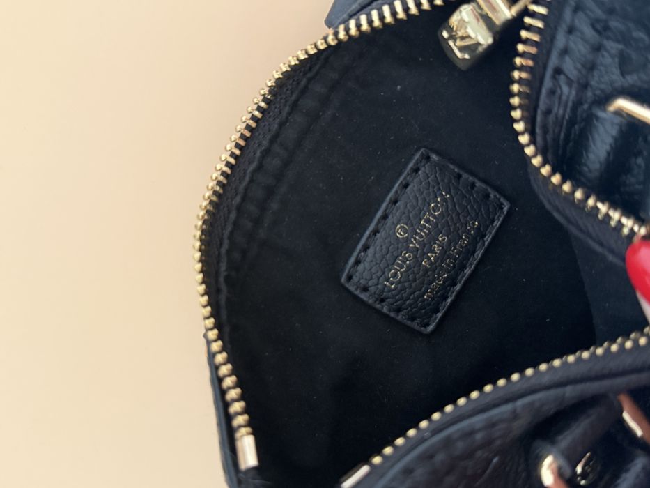 Louis Vuitton Nano Speedy em couro Monogram Empreinte preto