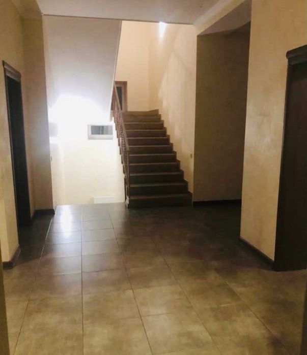 Оренда будинку можна для сім'ї під офіс Генератор